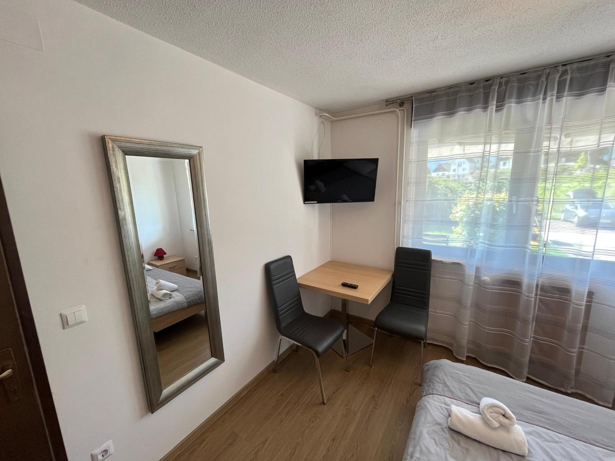 Sara'S Guesthouse Bled Room photo